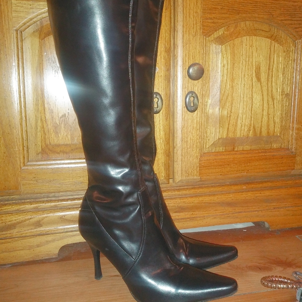 Donald J Pliner boots